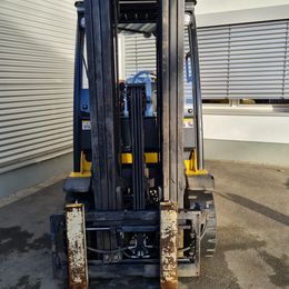 Yale GLP 30 VX BASE * Treibgasstapler