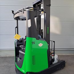 Cesab R 320 * Schubmaststapler
