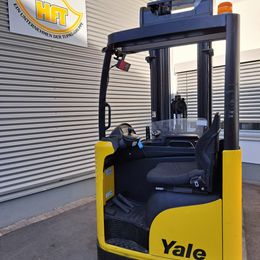 Yale MR 25 * Schubmaststapler