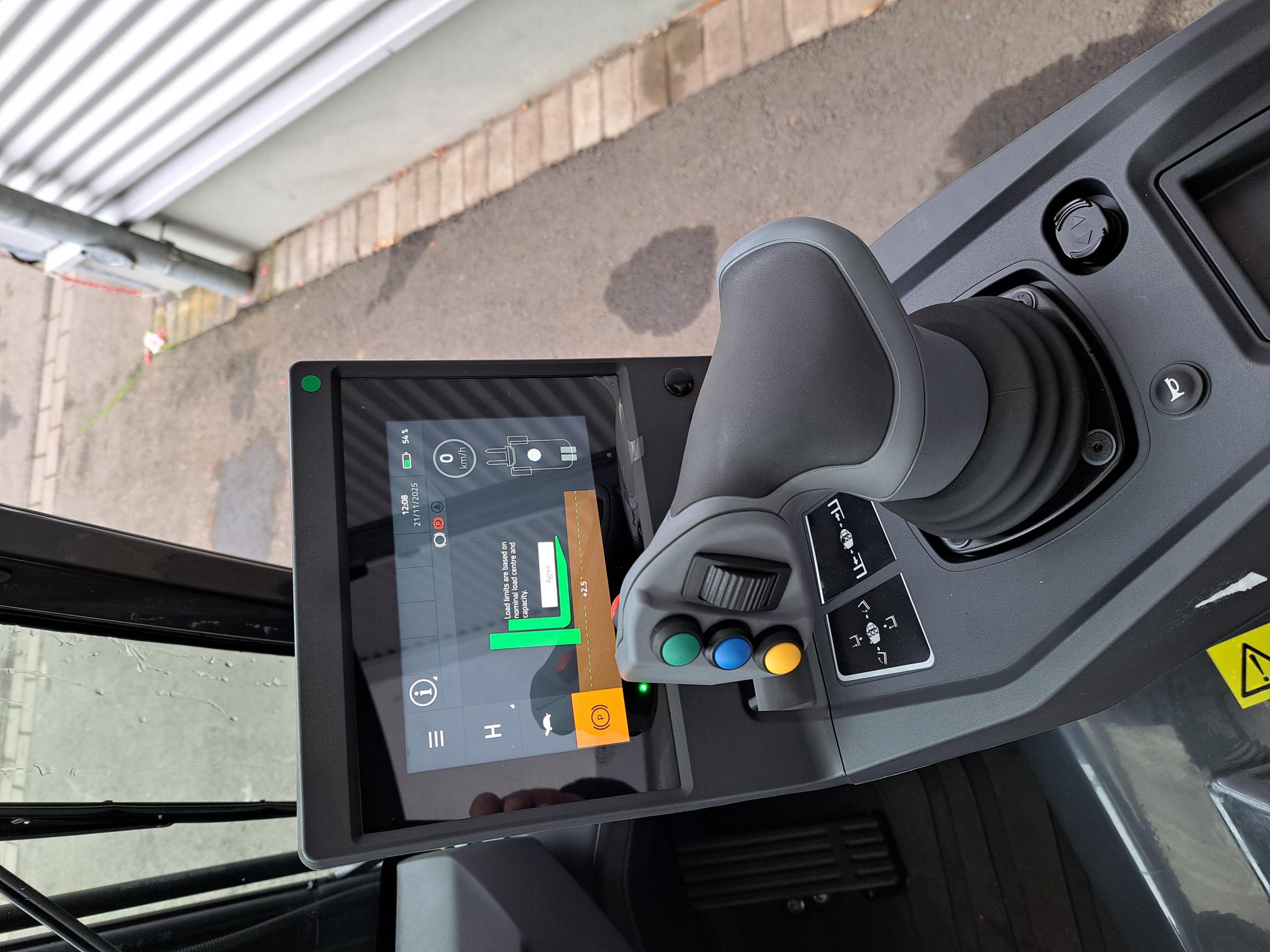 Cesab B 3 - 18 3-Rad Elektrostapler gebraucht Cesab B 3 - 18 * 3-Rad Elektrostapler