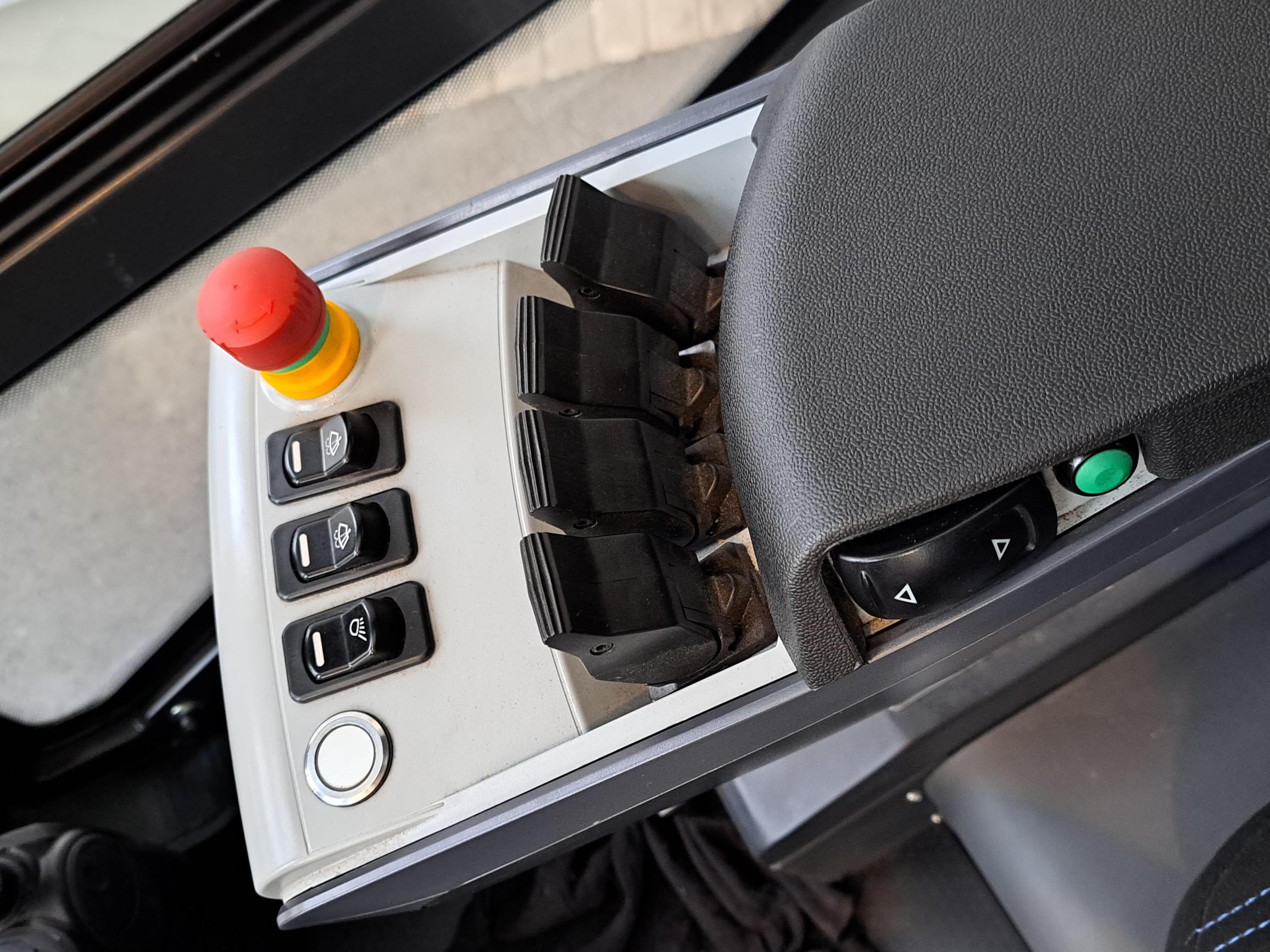 Carer A80 SC 4-Rad Elektrostapler gebraucht Carer A80 SC * 4-Rad Elektrostapler