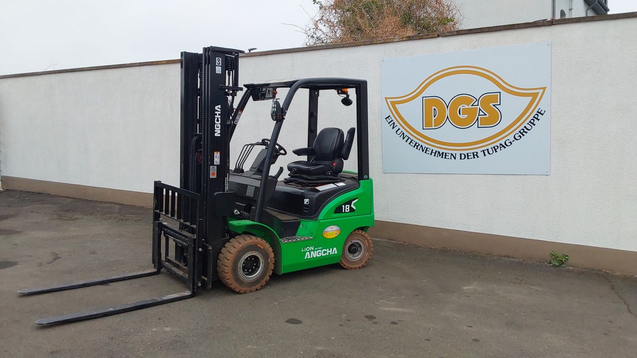 HC (Hangcha) CPD18-XD4-SI16 4-Rad Elektrostapler gebraucht HC (Hangcha) CPD18-XD4-SI16 * 4-Rad Elektrostapler