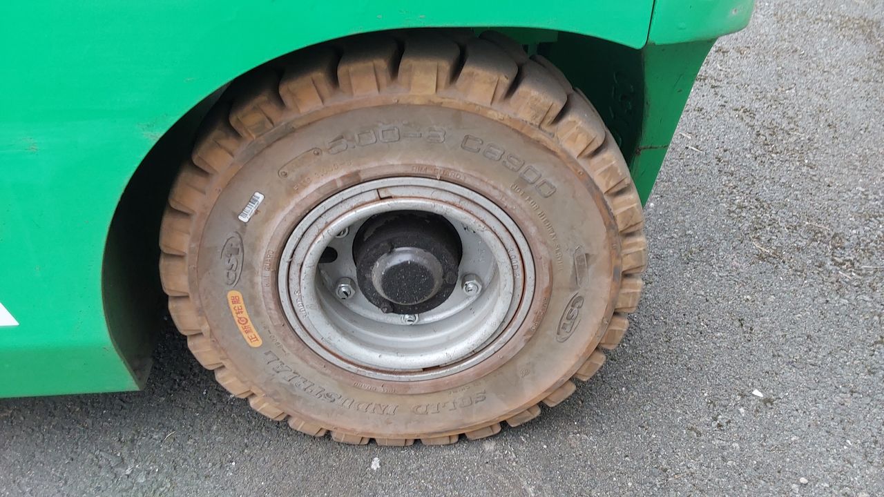 HC (Hangcha) CPD18-XD4-SI16 4-Rad Elektrostapler gebraucht HC (Hangcha) CPD18-XD4-SI16 * 4-Rad Elektrostapler