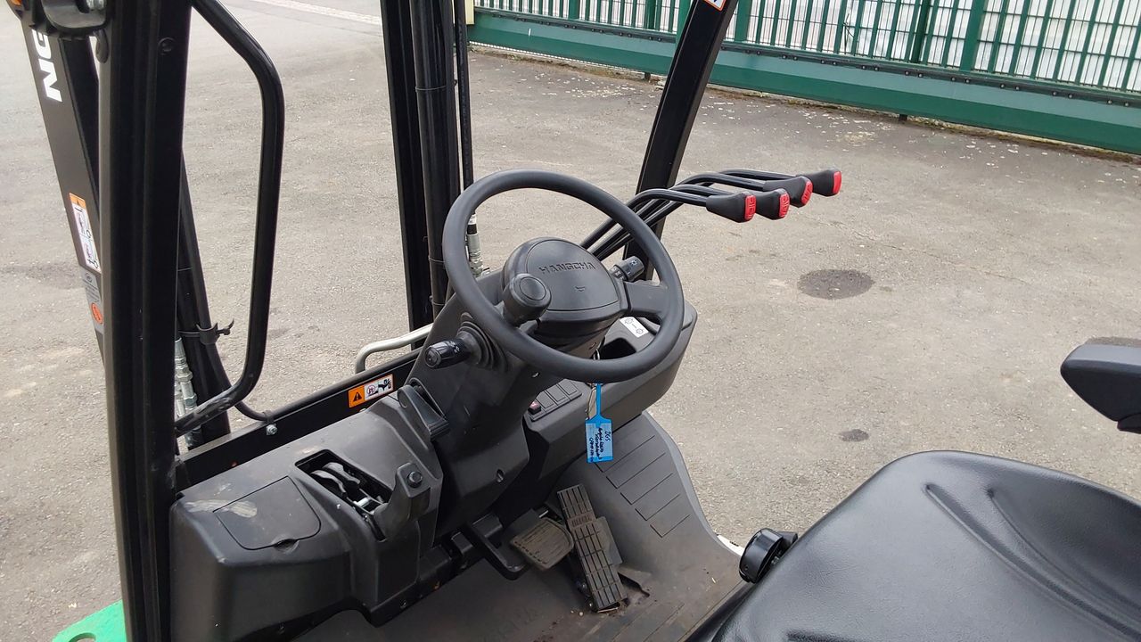 HC (Hangcha) CPD18-XD4-SI16 4-Rad Elektrostapler gebraucht HC (Hangcha) CPD18-XD4-SI16 * 4-Rad Elektrostapler