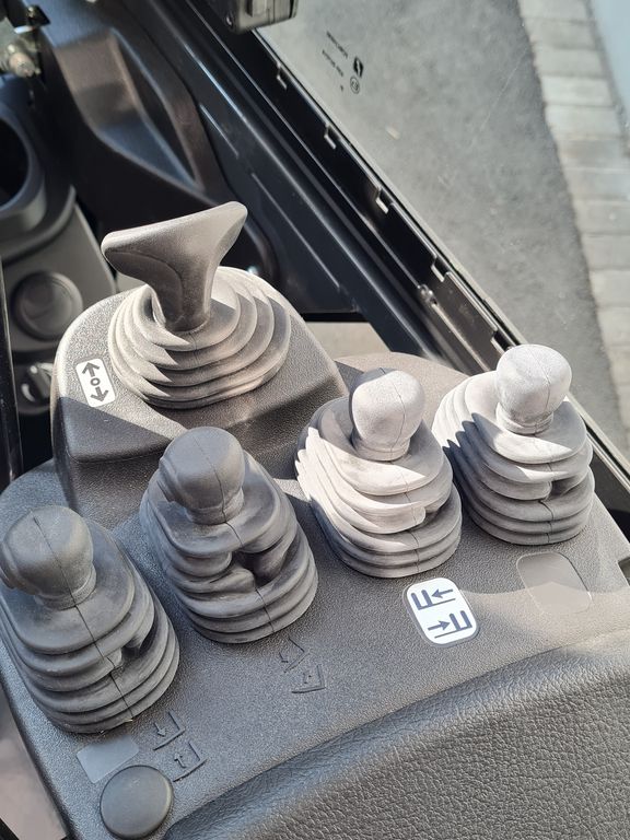 Cesab B420II 4-Rad Elektrostapler gebraucht Cesab B420II * 4-Rad Elektrostapler