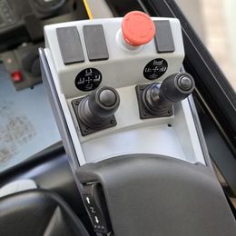 HC (Hangcha) CPD35-XEY2H-SI * 4-Rad Elektrostapler